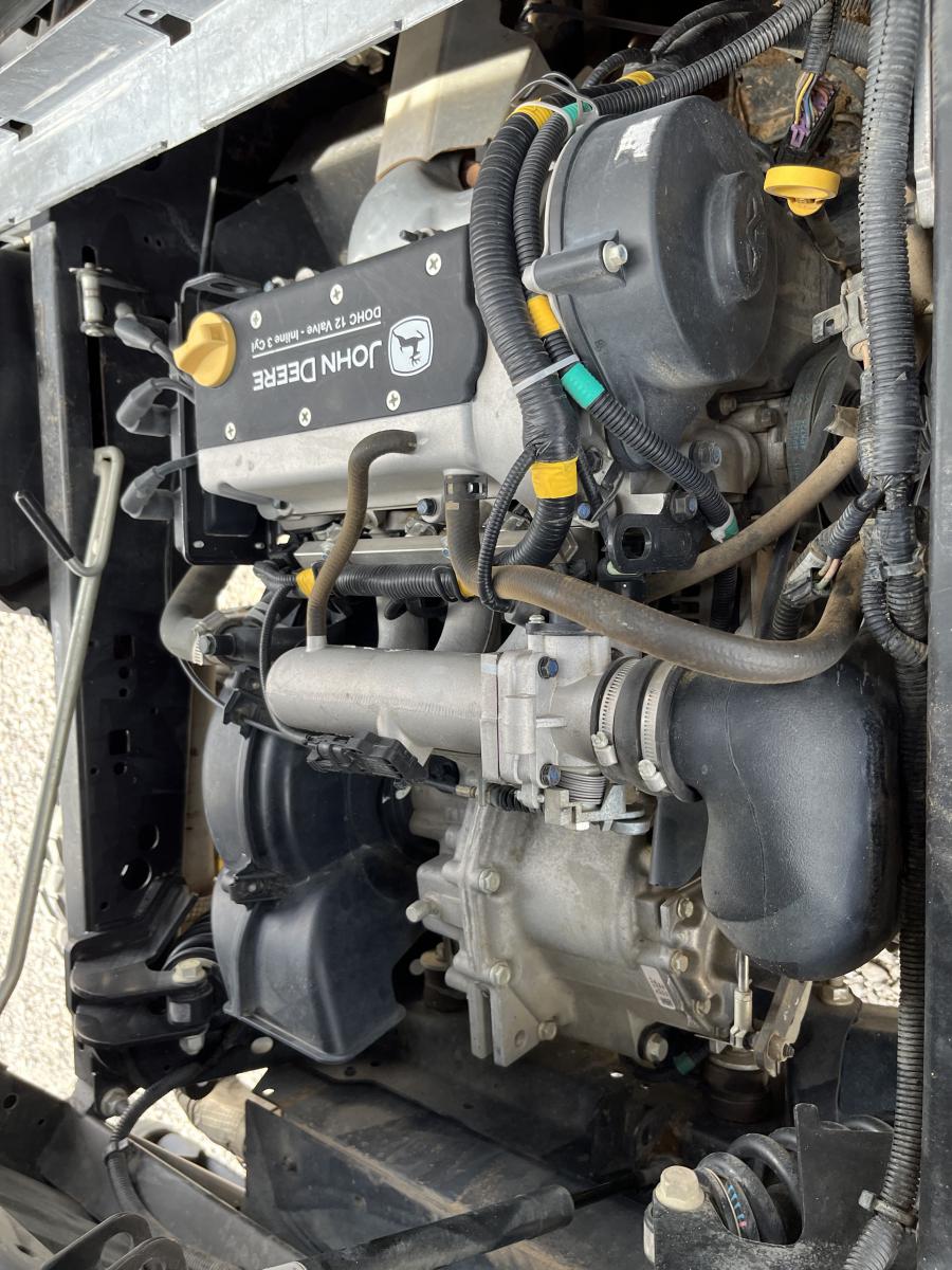 ./imagenes/INVOICE/2019/18247/JOHN DEERE XUV835E (9).JPG